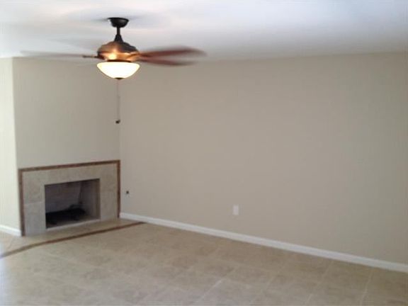 3rd image of 1435 Oak Hill Dr