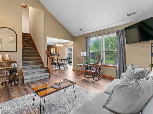 502 Freds Ct, Kendallville, IN 46755
