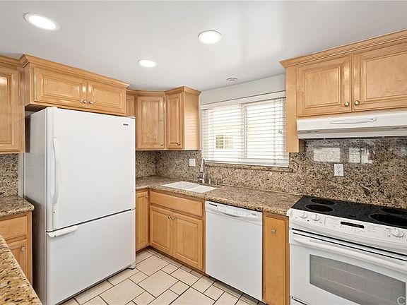 4th image of 323 S Broadway APT 5
