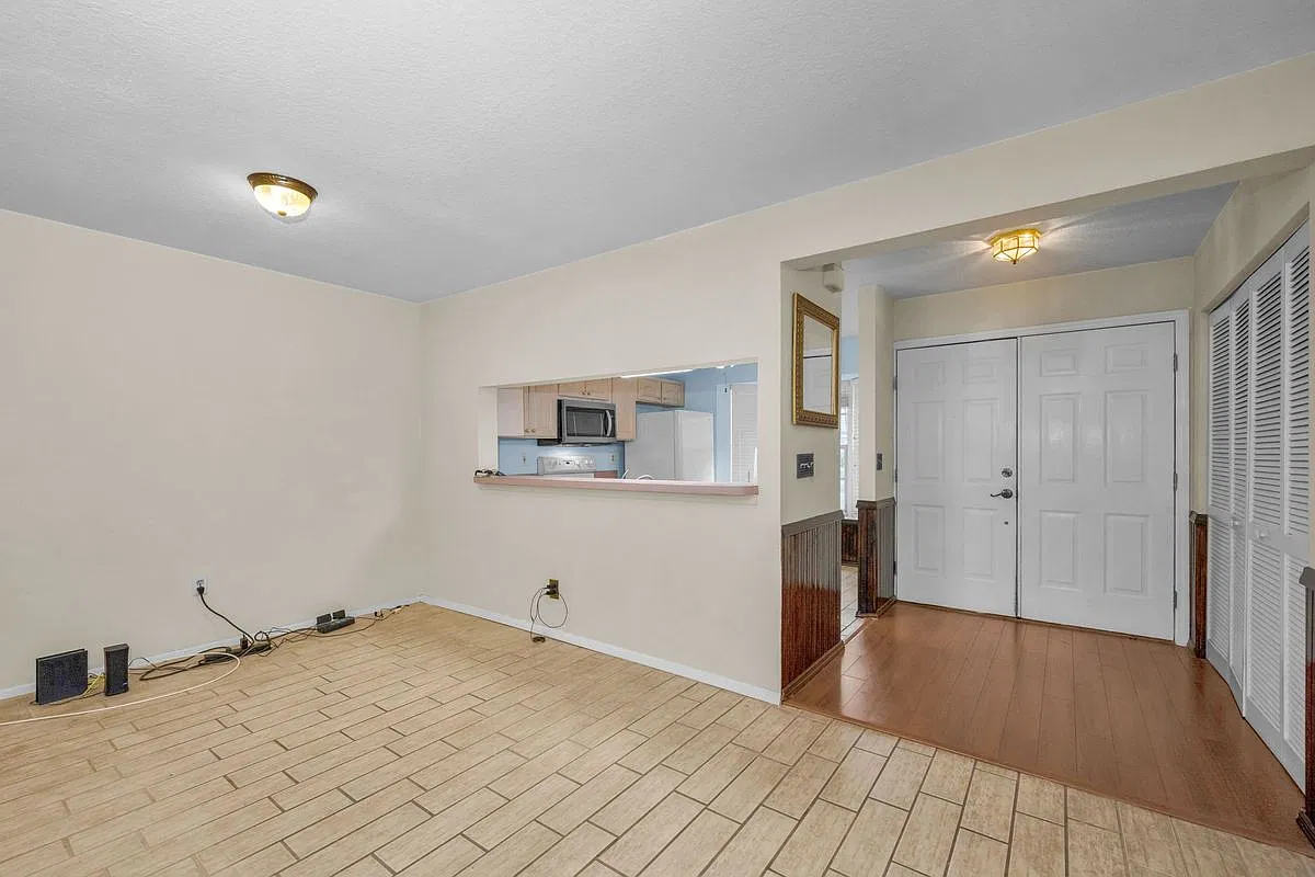 Studio, 1.0 bath, 1260 sqft, $2,000 — Photo 3