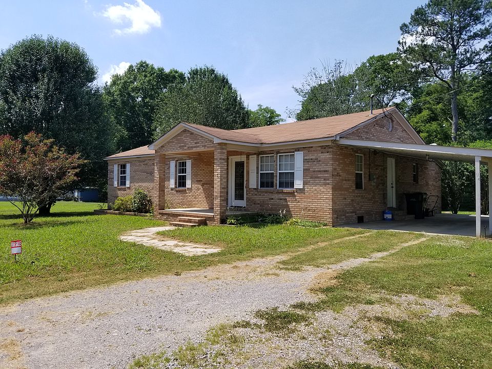 Spacious 3 bedroom 2 bath brhome