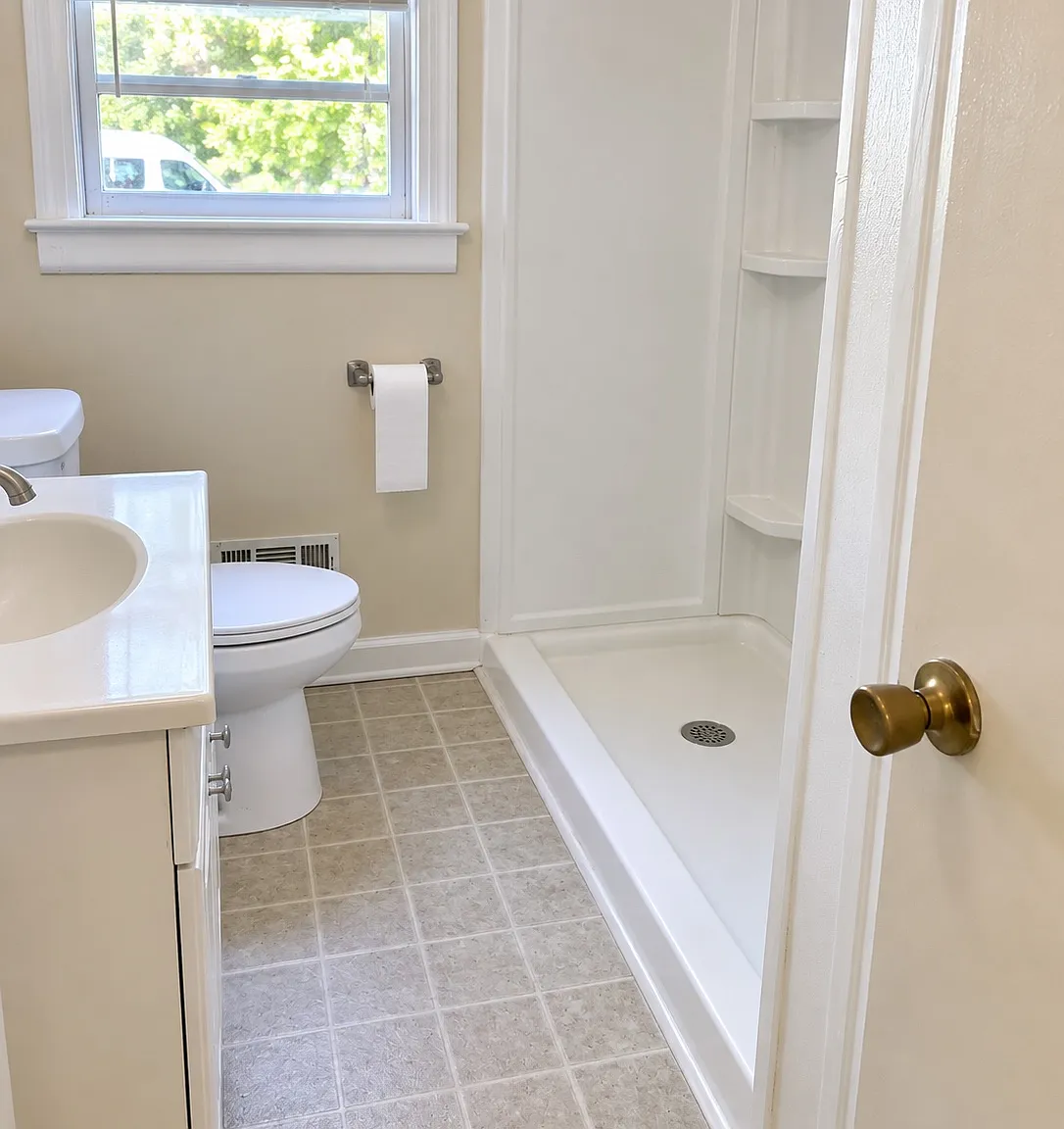 3 bed, 1053 sqft, $2,000 — Photo 3