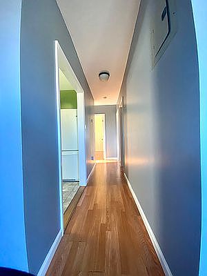 4th image of 122-30 Long St #2