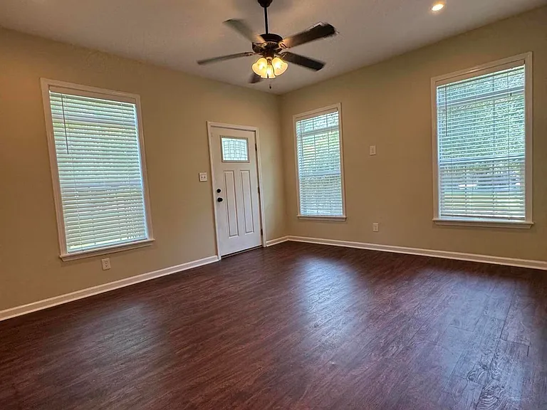 4346 Council Cir — Photo 2