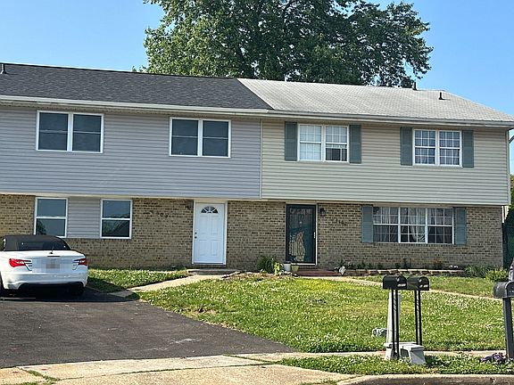 3rd image of 6500 Dolphin Ct