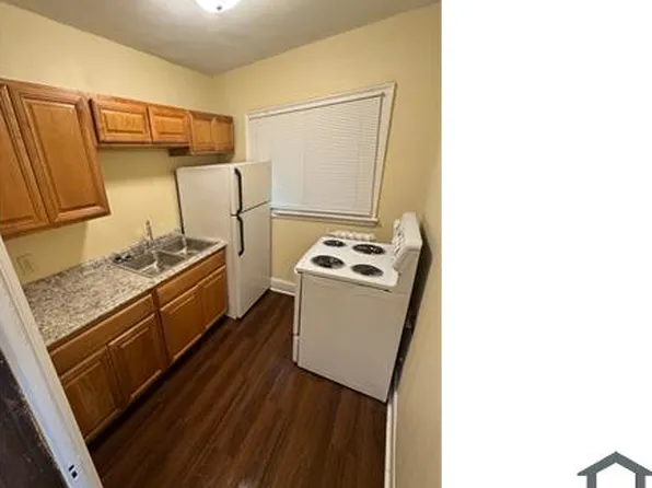 1526 Broadway APT 4, Rockford, IL 61104