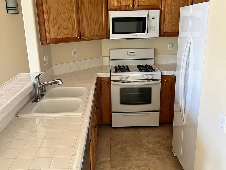 6901 Laurel Canyon Blvd #212 — Photo 5