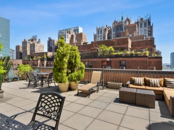 305 East 40th Street image 20 of 21