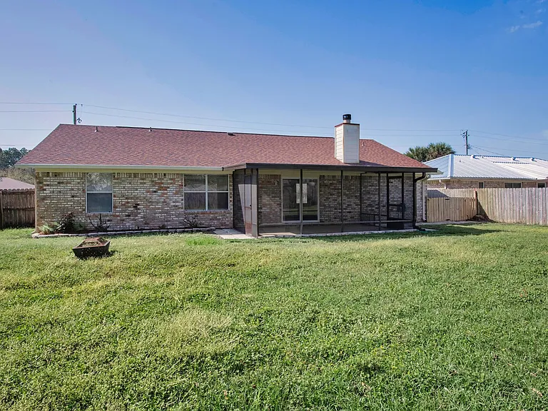 9568 Brentwood Blvd — Photo 38