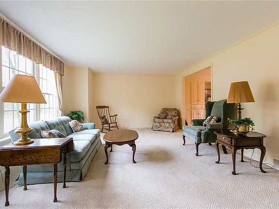 4th image of 8780 Radburn Dr