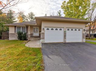 206 Oriole Cres, Petawawa, ON K8H 0A9