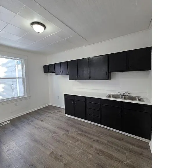 425 Arden Pl — Photo 4