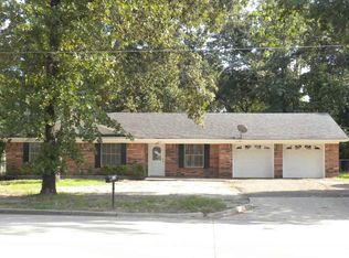804 Hollybrook Dr, Longview, TX 75605
