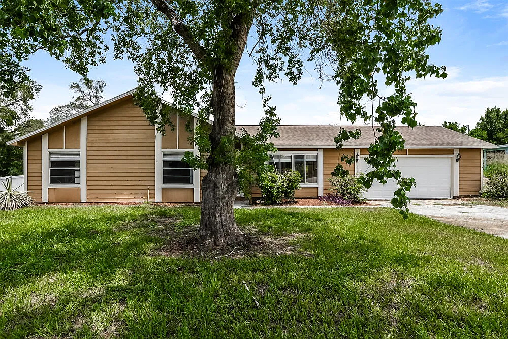 3 bed, 2.0 bath, 1175 sqft, $1,950 — Photo 1