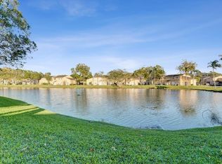 351 Palm Way APT 108, Hollywood, FL 33025