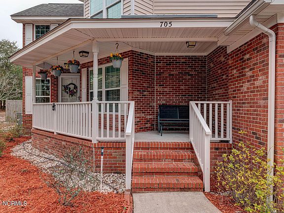 4th image of 705 Owens Ct