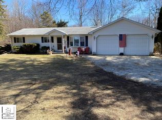 1614 Indian Rd, Lapeer, MI 48446