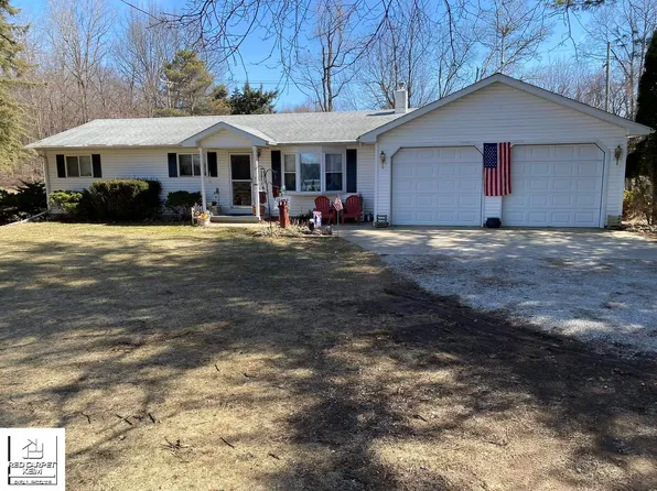 1614 Indian Rd, Lapeer, MI 48446