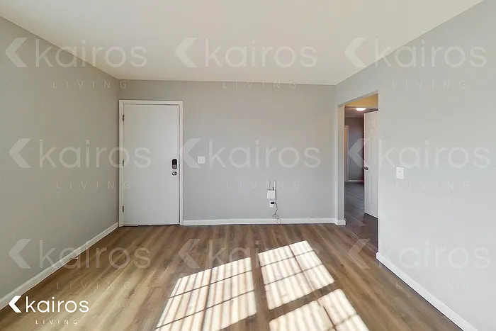 4405 Crockett St — Photo 2