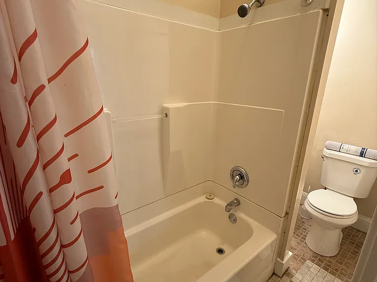 2106 Saint Paul St #2F — Photo 11