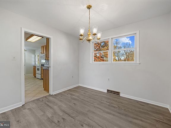 5th image of 2106 Schuster Rd