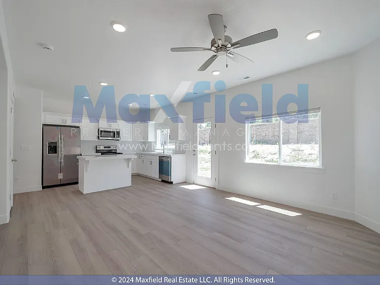 1592 N 1950 E — Photo 3
