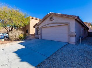 8393 S Hunnic Dr, Tucson, AZ 85747