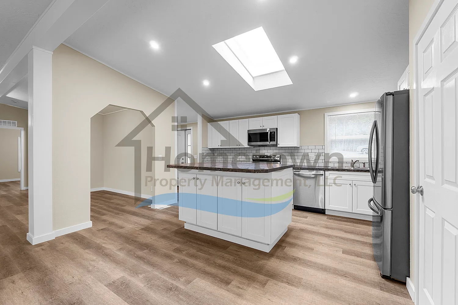 3 bed, 1600 sqft, $1,600 — Photo 3