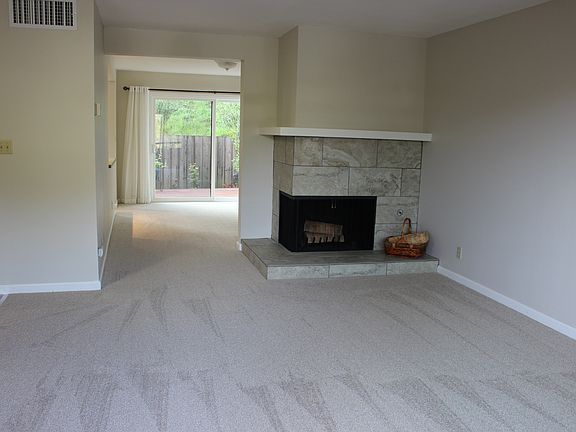 Livingroom fireplace