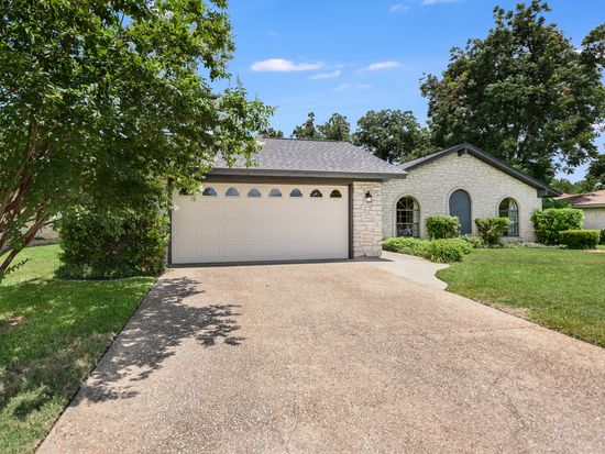 10802 School House Ln, Austin, TX 78750