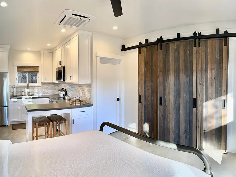 17983 Los Banos Dr — Photo 10