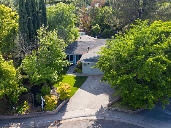 2nd image of 6833 Hedgewood Dr