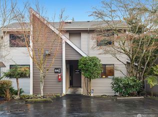 6403 Sand Point Way NE #D-11, Seattle, WA 98115
