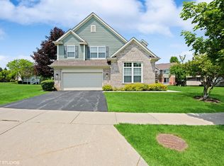 2036 Inverness Dr, Vernon Hills, IL