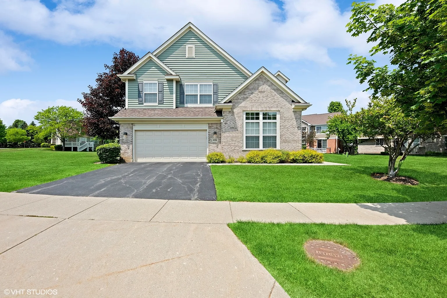 2036 Inverness Dr photo 1