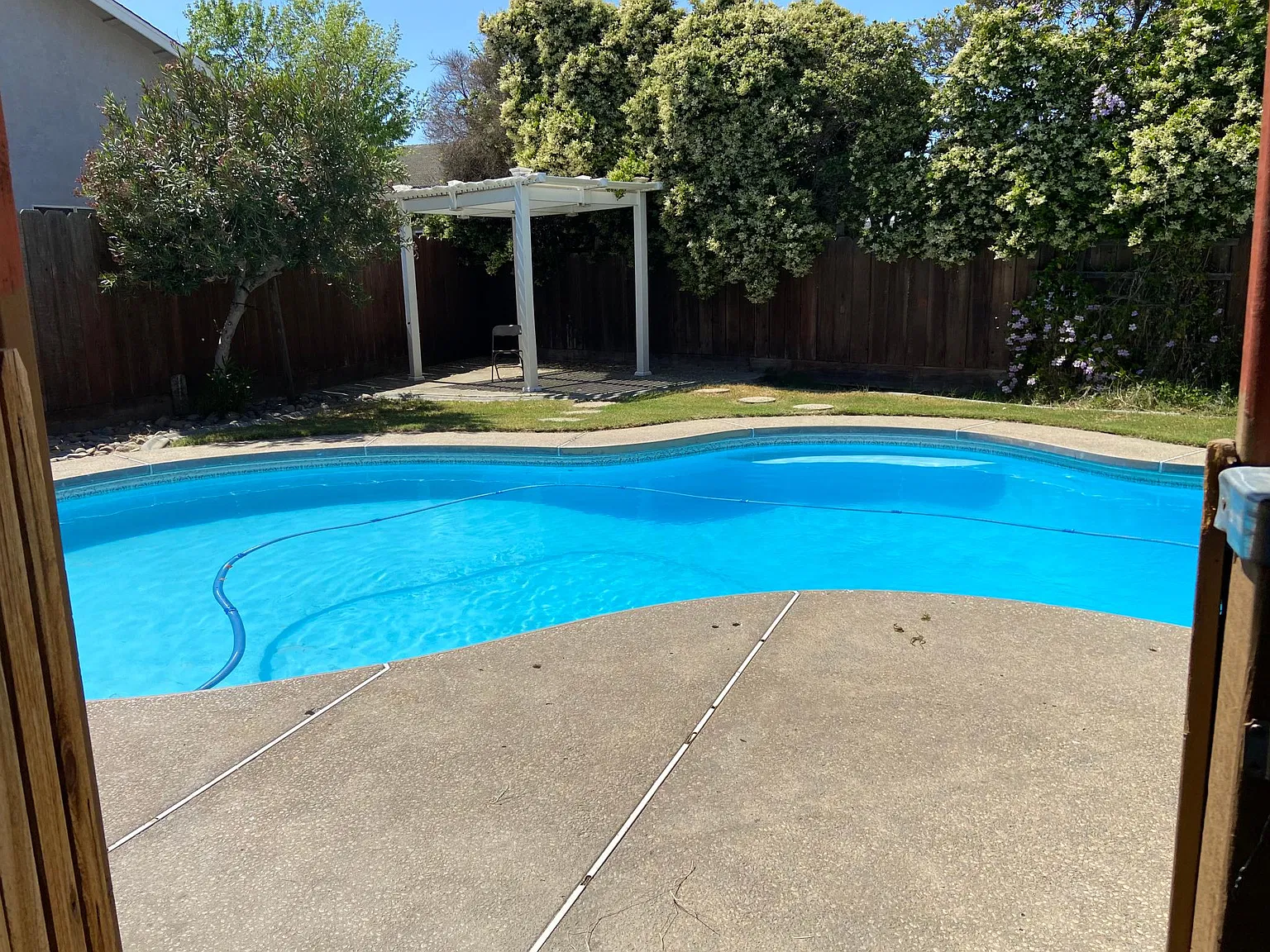 3513 Beachler Dr — Photo 2