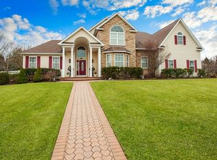 2 Ellistan Ct, Shoreham, NY 11786
