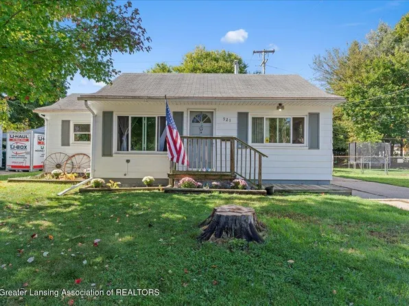 921 Dingwall Dr, Owosso, MI 48867