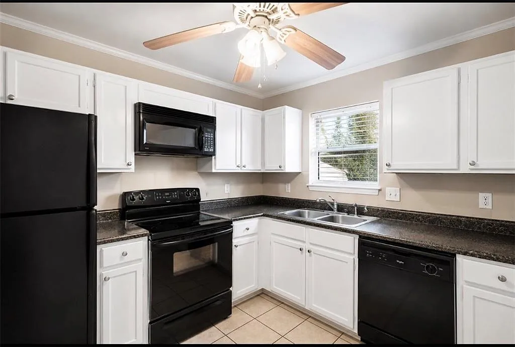 2 bed, 2.5 bath, 1242 sqft, $2,000 — Photo 4