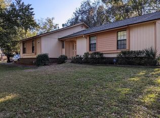 902 Chapeau Rd, Jacksonville, FL 32211