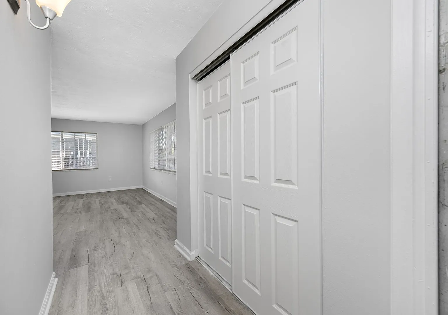 Lakeside Villas — Photo 4
