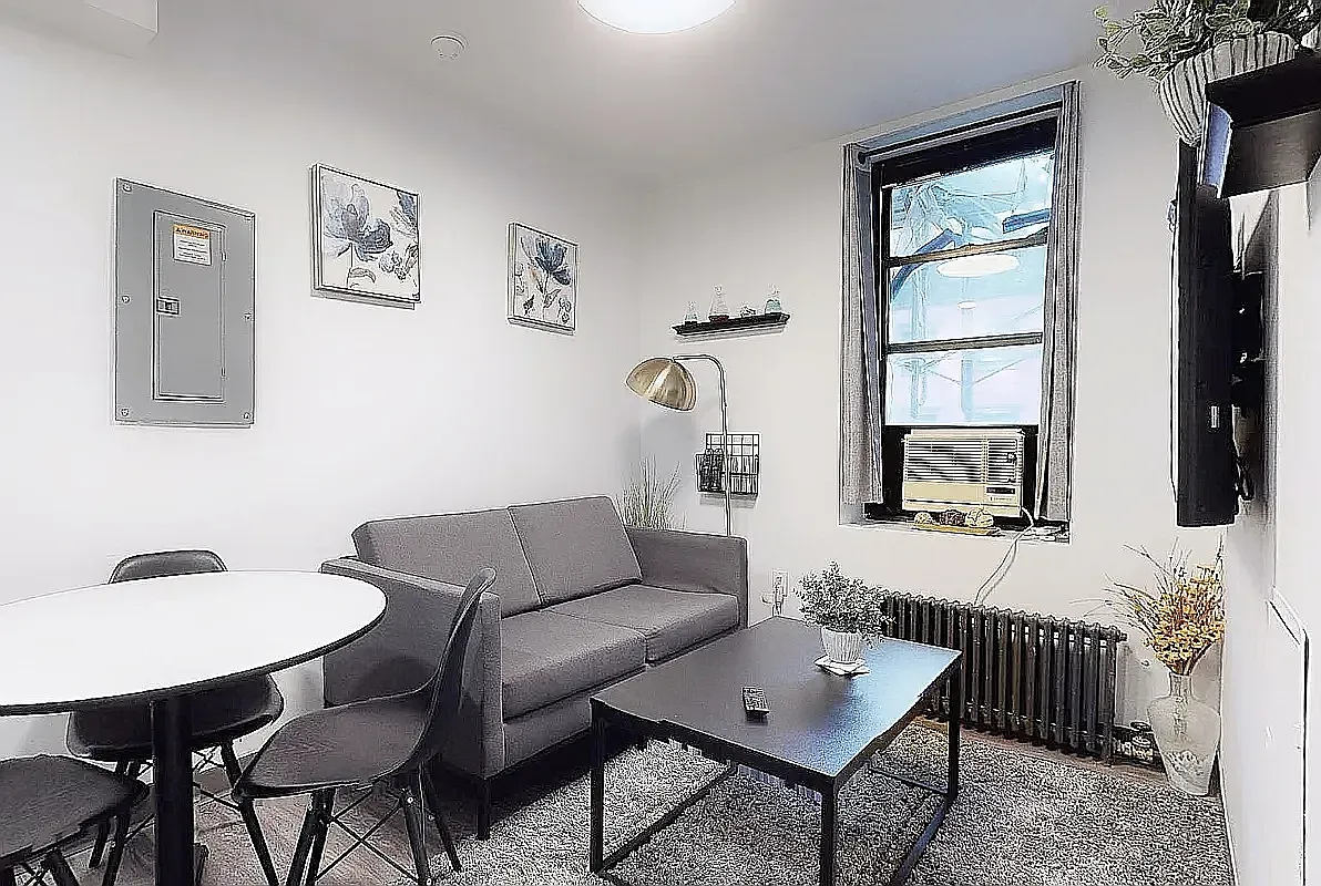 15 East 11th Street — Photo 2