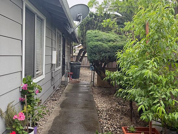 2nd image of 307 California St #B