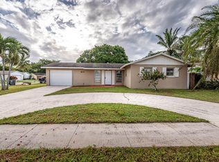 10225 Sleepy Brook Way, Boca Raton, FL 33428