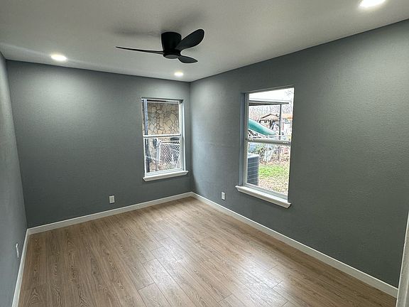 5th image of 430 Sussex Ave