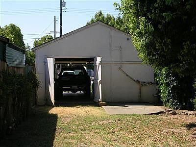 3rd image of 2711 21st Ave