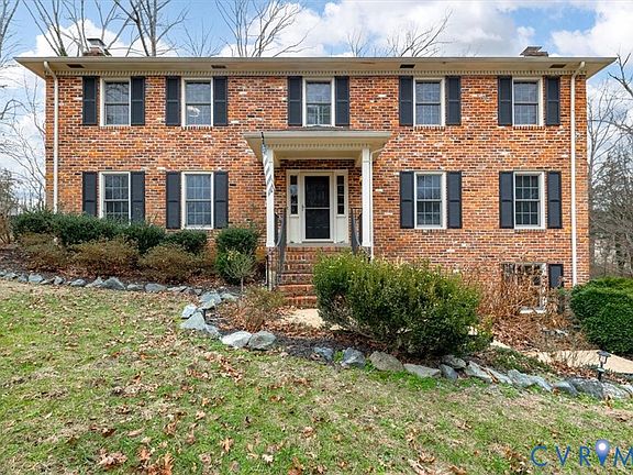 2nd image of 3923 Cresthill Rd