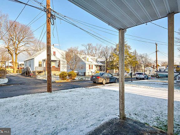 3rd image of 7819 Bagley Ave