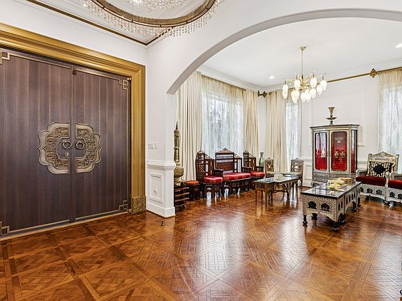 5th image of 855 Dolley Madison Blvd