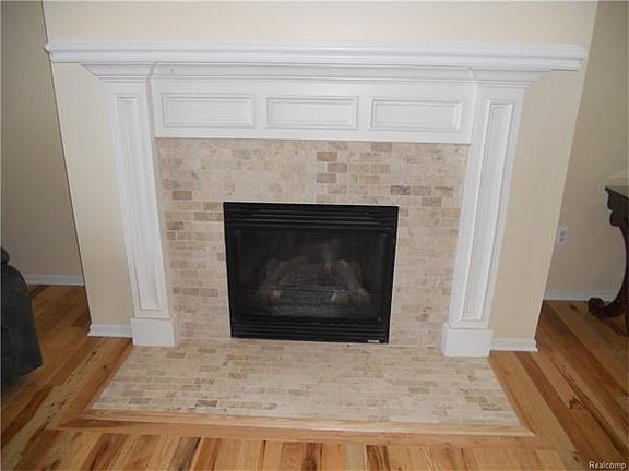 4th image of 191 Turnberry Ct